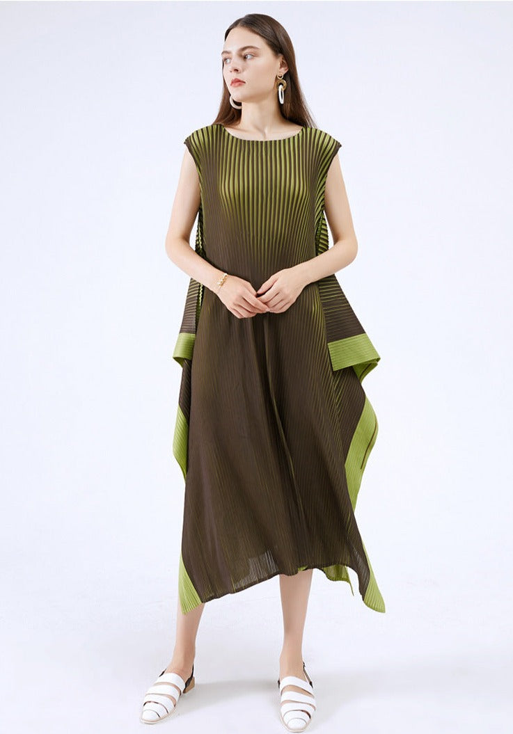 sleeveless pleated midi dress with contrast belt – Yameena