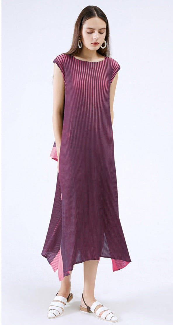 sleeveless pleated midi dress with contrast belt – Yameena