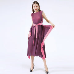 sleeveless pleated midi dress with contrast belt – Yameena