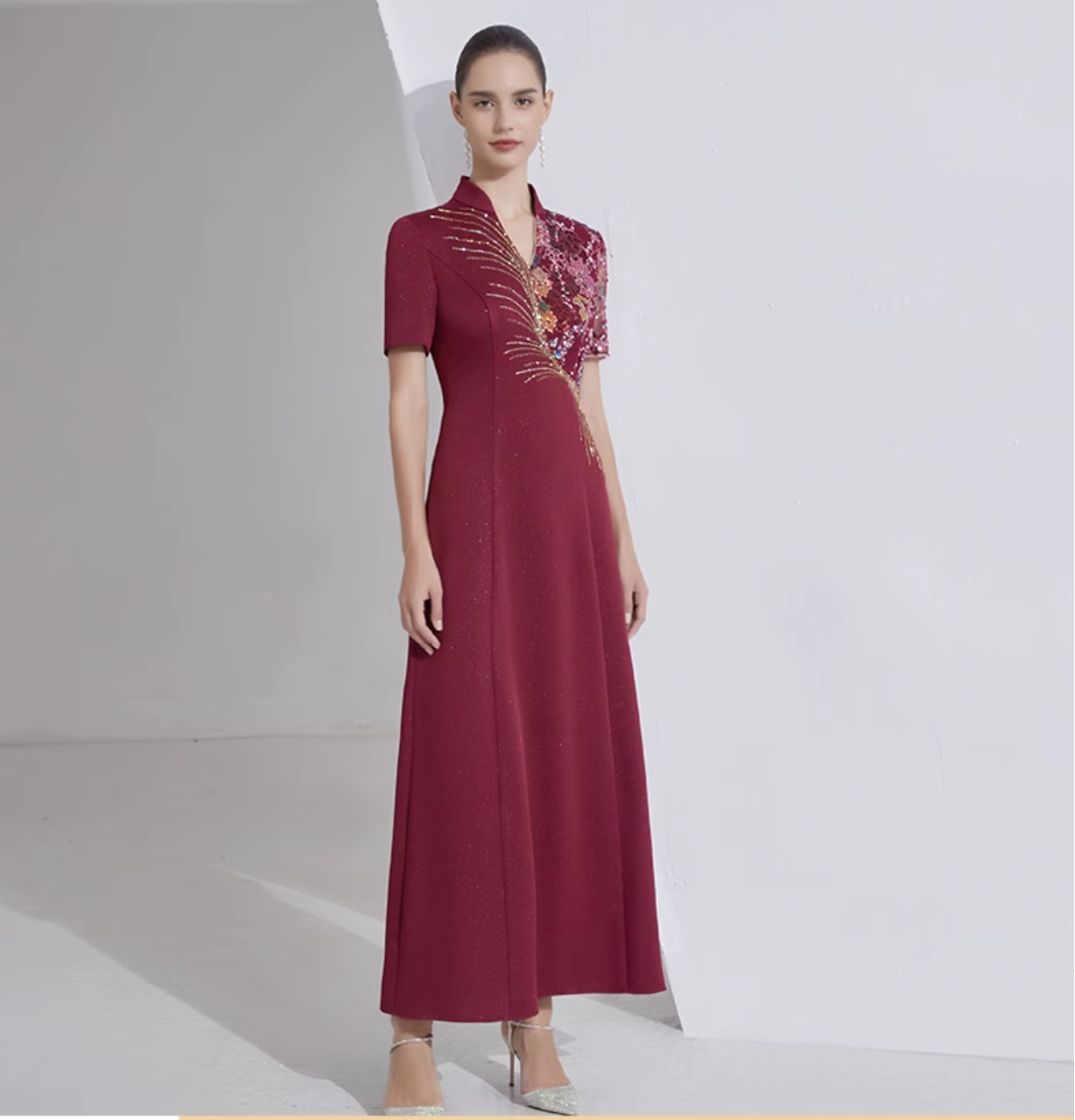 short-sleeve A-line dress with sequin embroidery - MARA