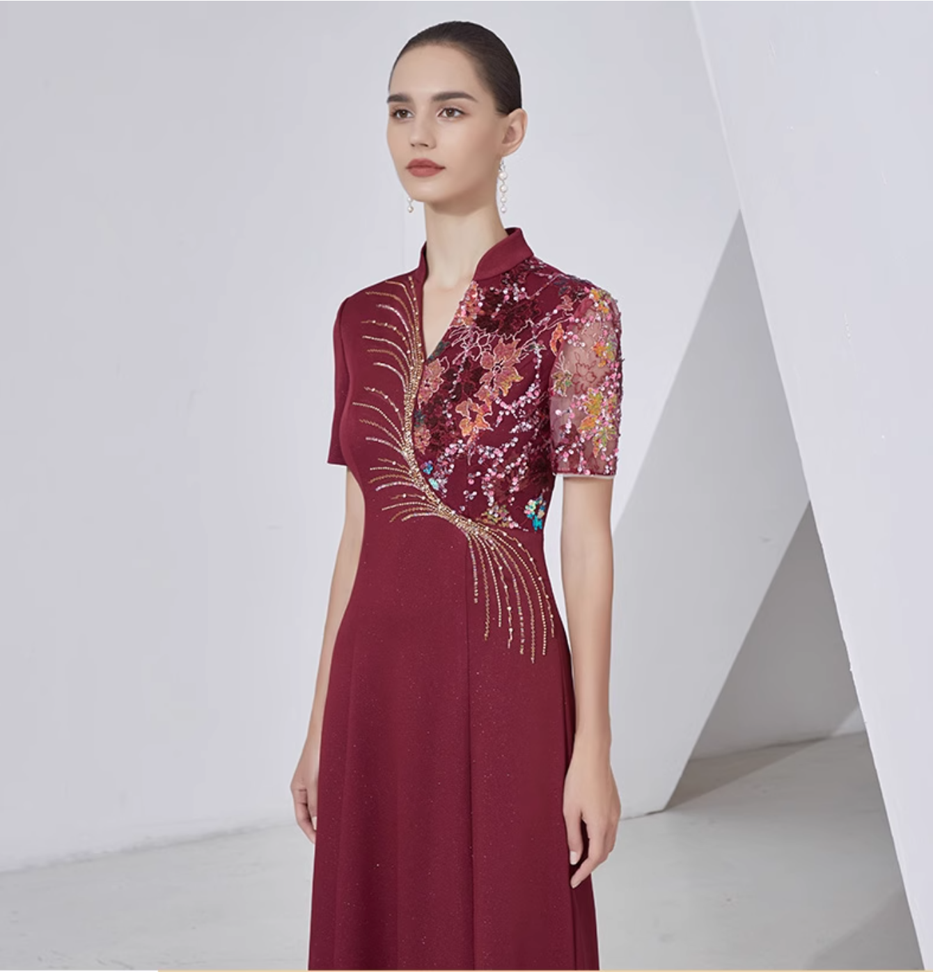 short-sleeve A-line dress with sequin embroidery - MARA