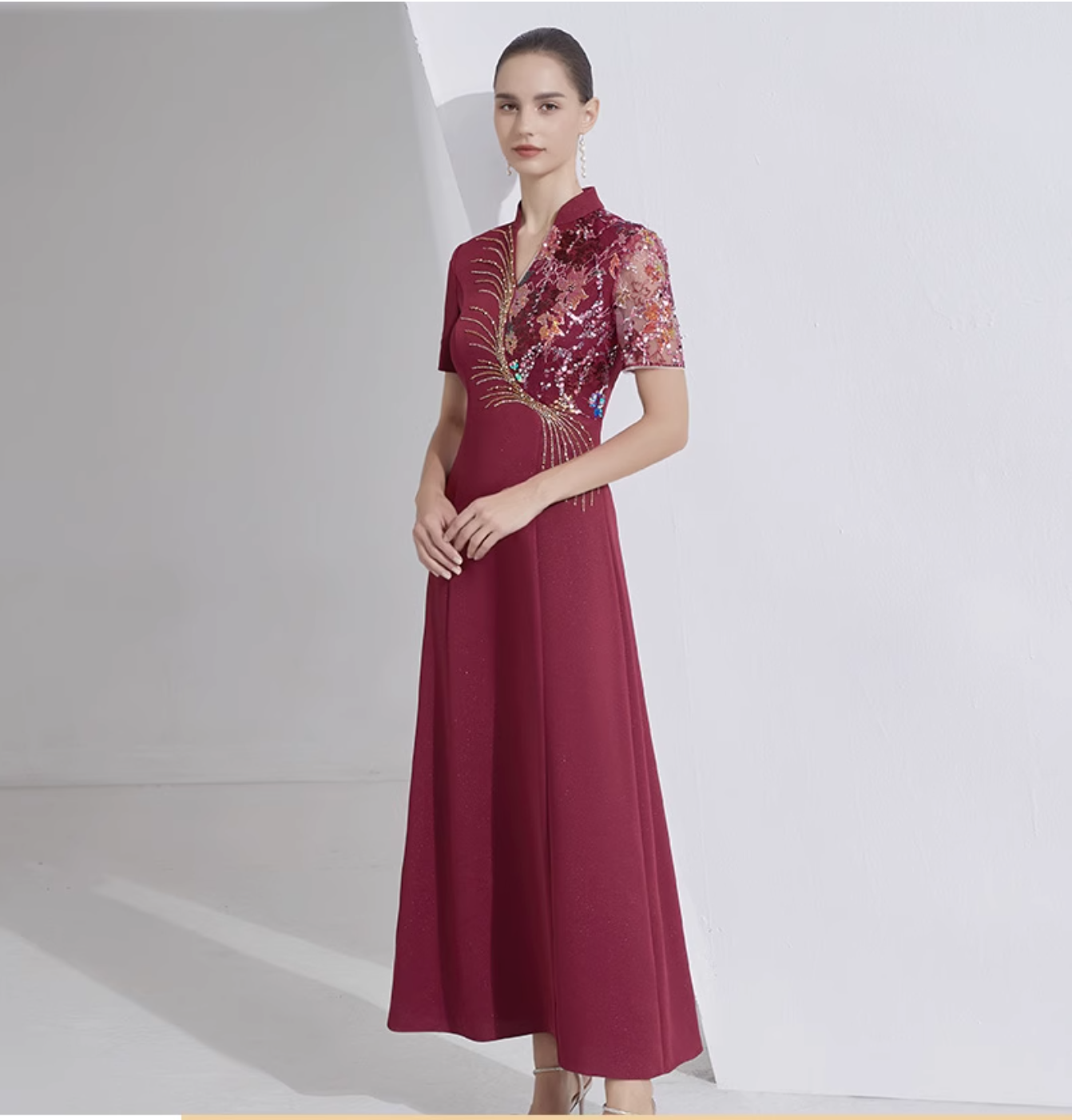 short-sleeve A-line dress with sequin embroidery - MARA