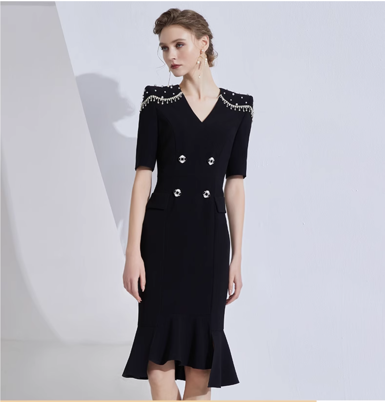 v-neck midi dress with pearl-embellished shoulders - NOIR