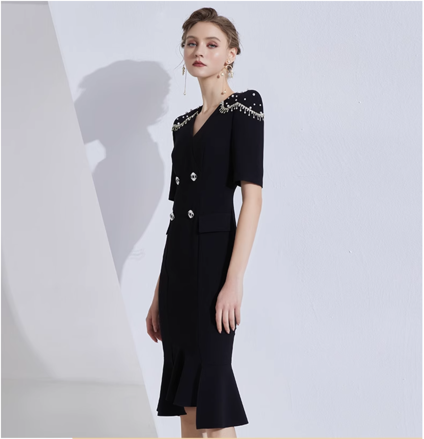 v-neck midi dress with pearl-embellished shoulders - NOIR