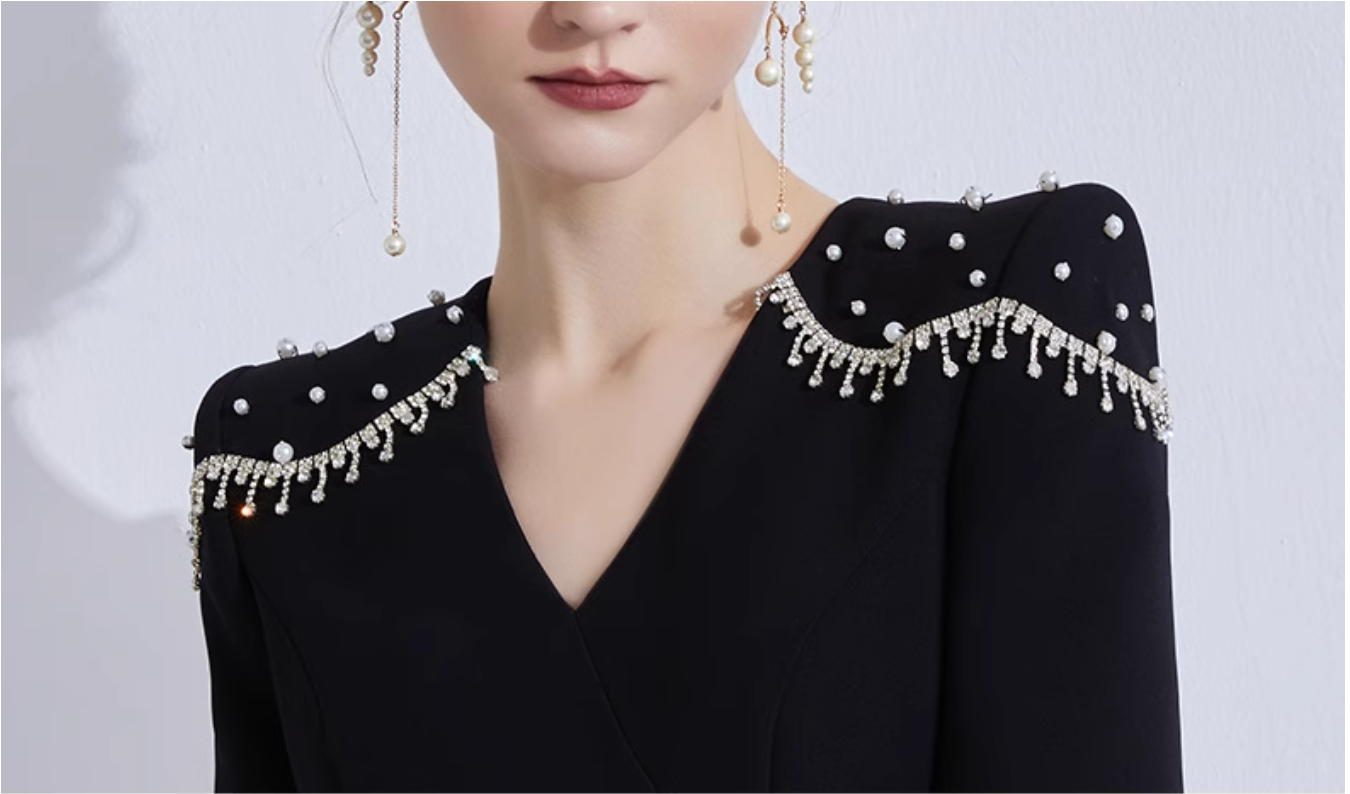 v-neck midi dress with pearl-embellished shoulders - NOIR
