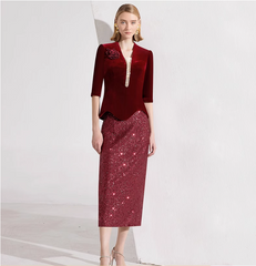 velvet top with floral brooch & sequin pencil skirt – RUBINA