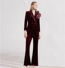 velvet flared pantsuit with oversized floral brooch – BORDEAUX