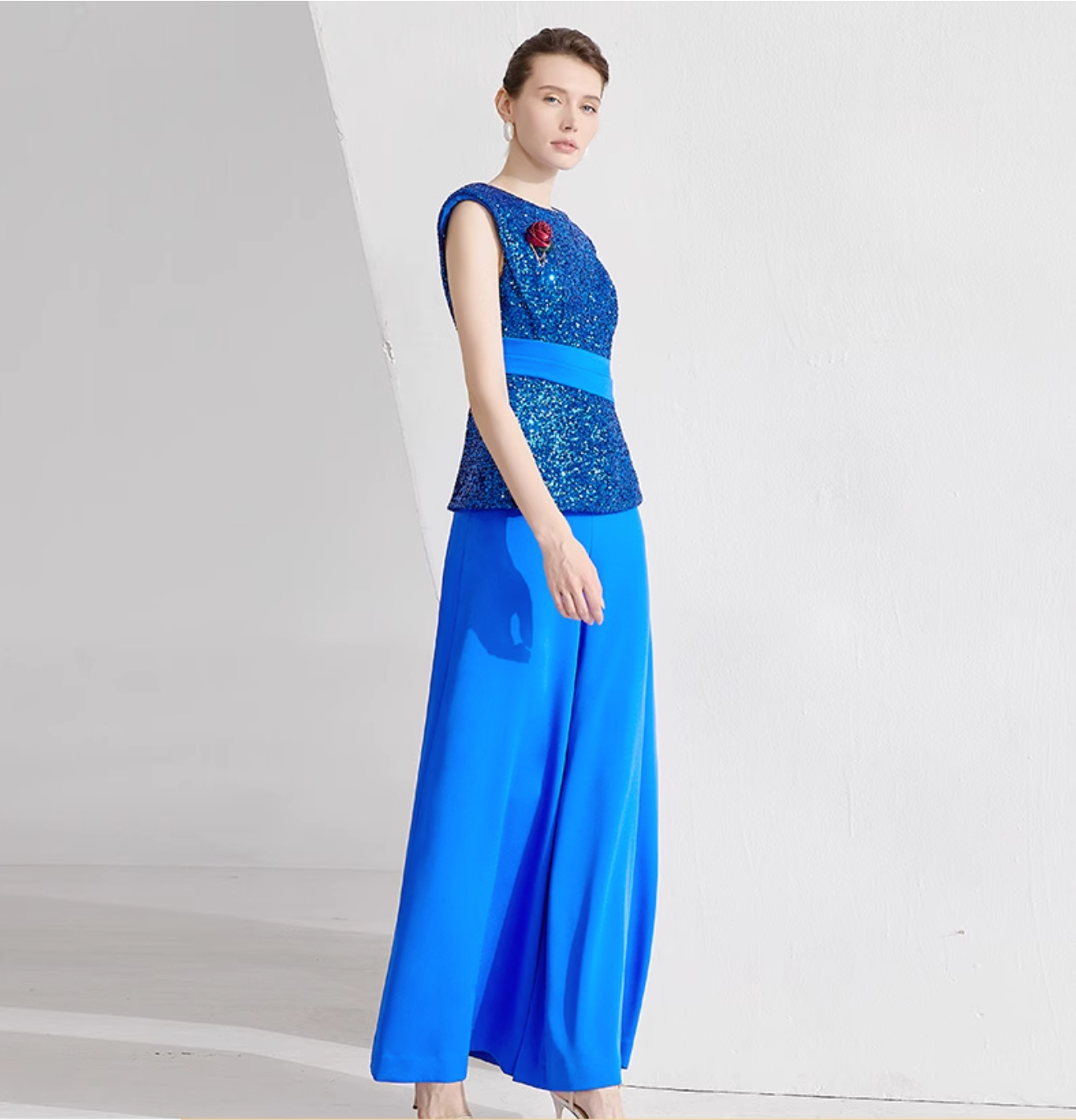 cold-shoulder glitter top with wide-leg pants – ELECTRA