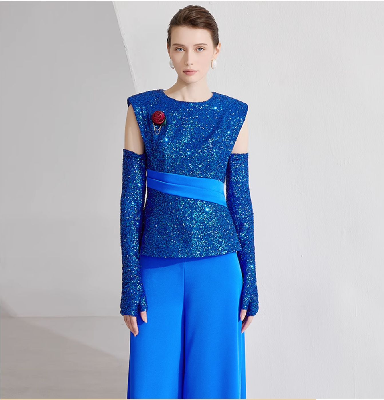 cold-shoulder glitter top with wide-leg pants – ELECTRA