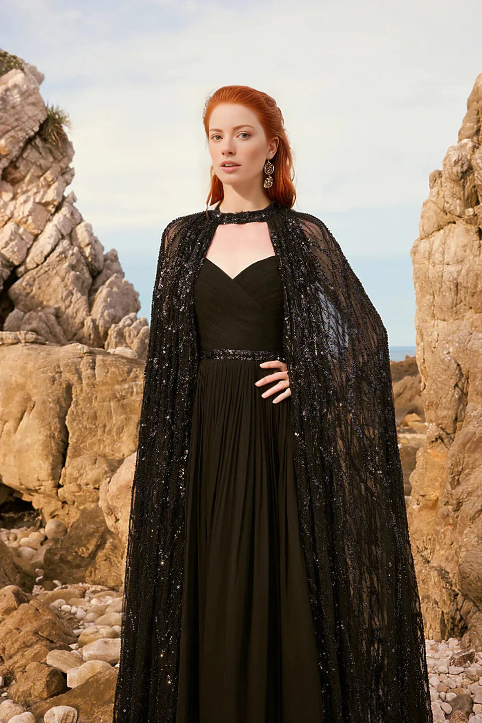 Strapless gown with floor-length lace cape – Moonie
