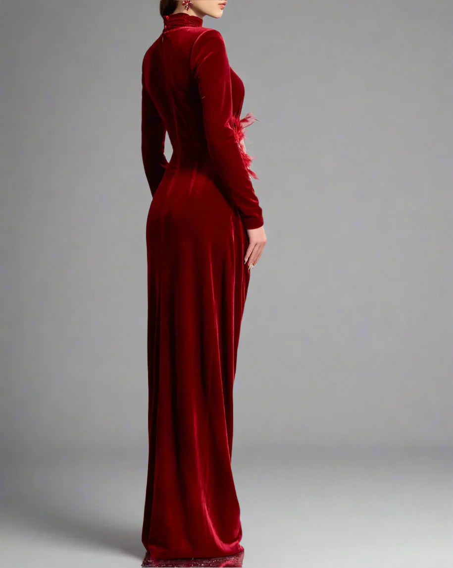Long-sleeve velvet gown with draped details – Beatriza
