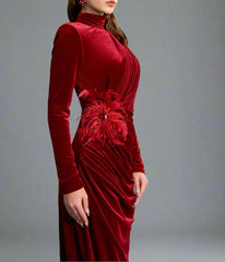 Long-sleeve velvet gown with draped details – Beatriza