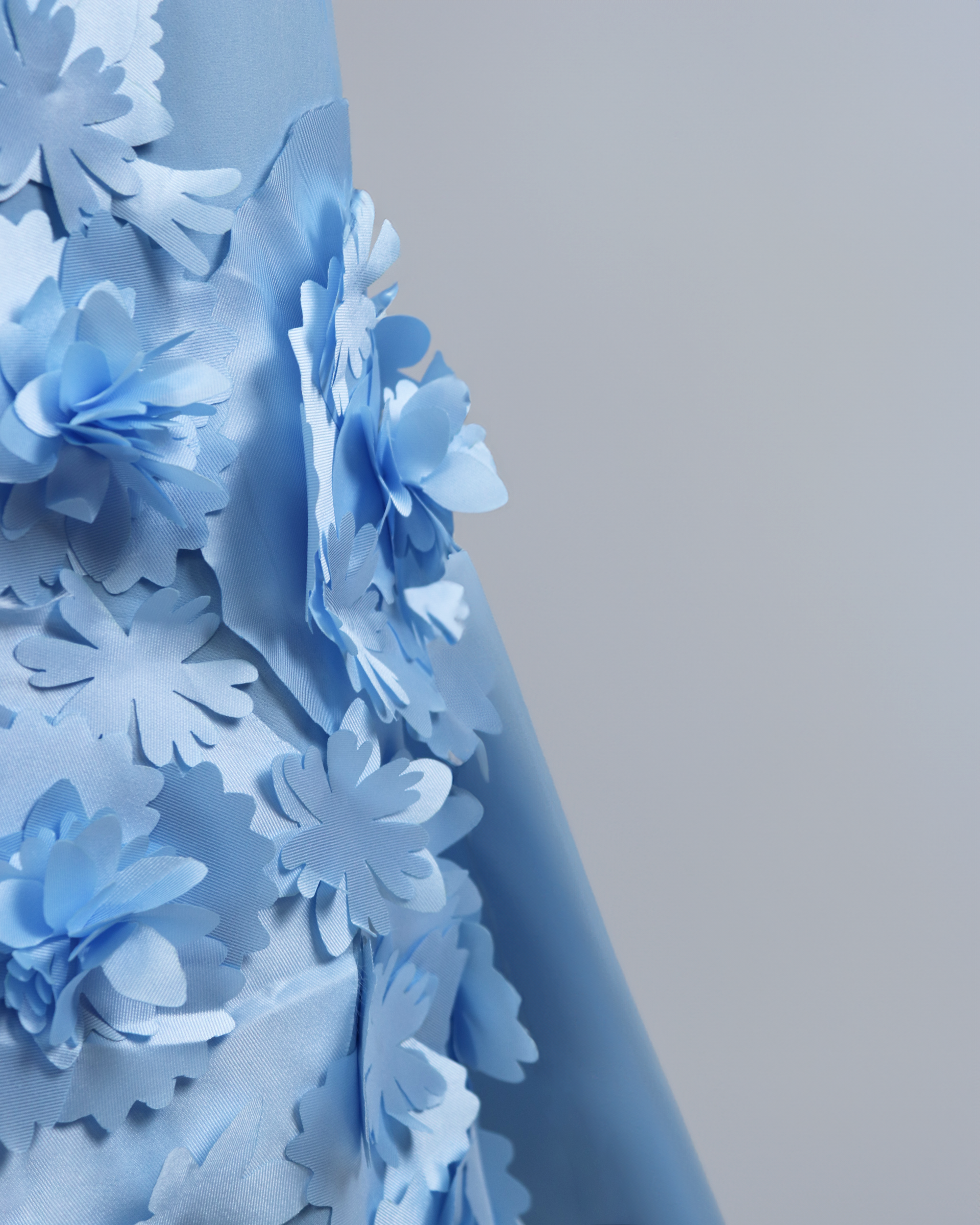 Strapless long sleeve blue dress with 3D flowers - Bolee