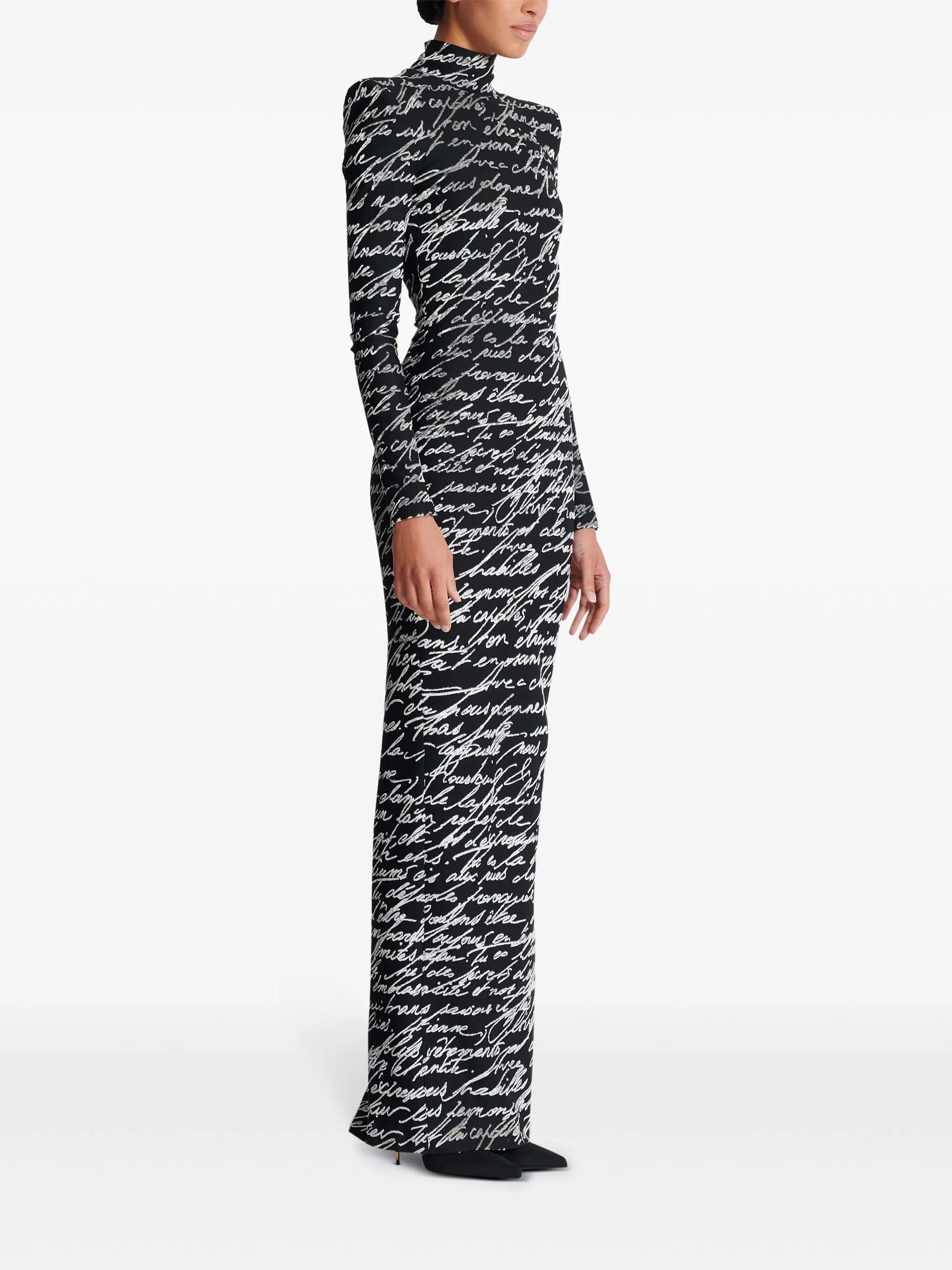 Long sleeve script-print gown with high neck – Nokil