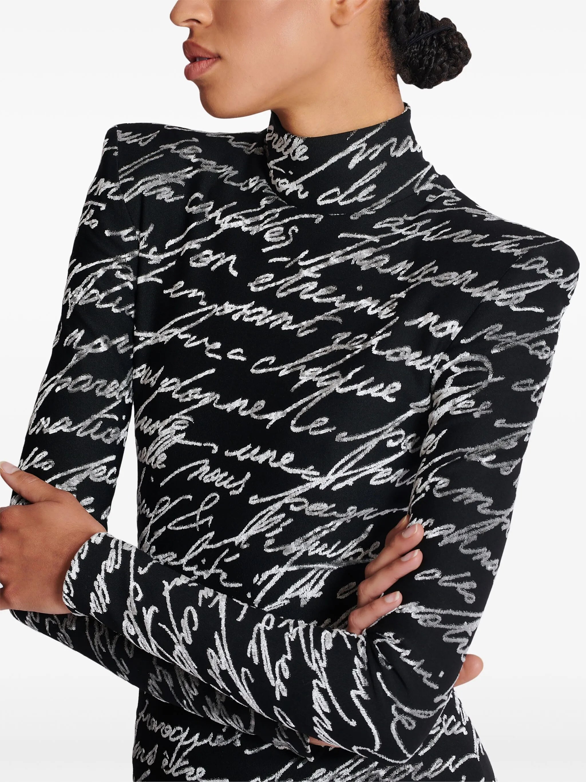 Long sleeve script-print gown with high neck – Nokil