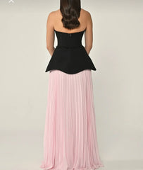 Strapless pleated dress with sculpted bodice – NOIR ROSE