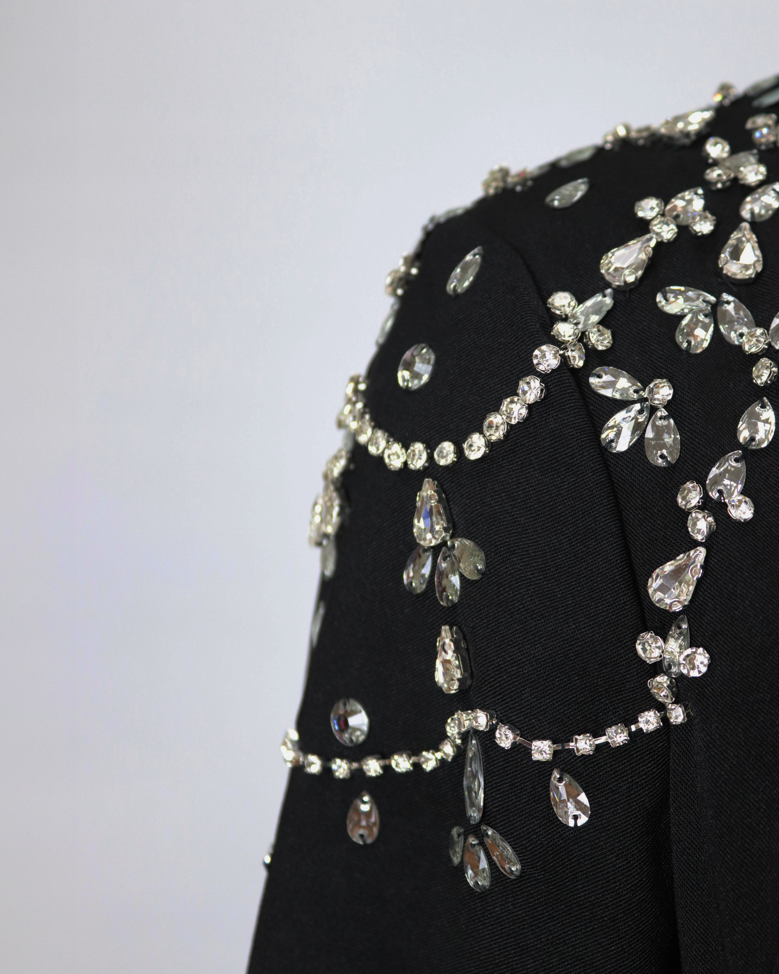 Black column dress with beaded shoulders and long sleeves - Telqo