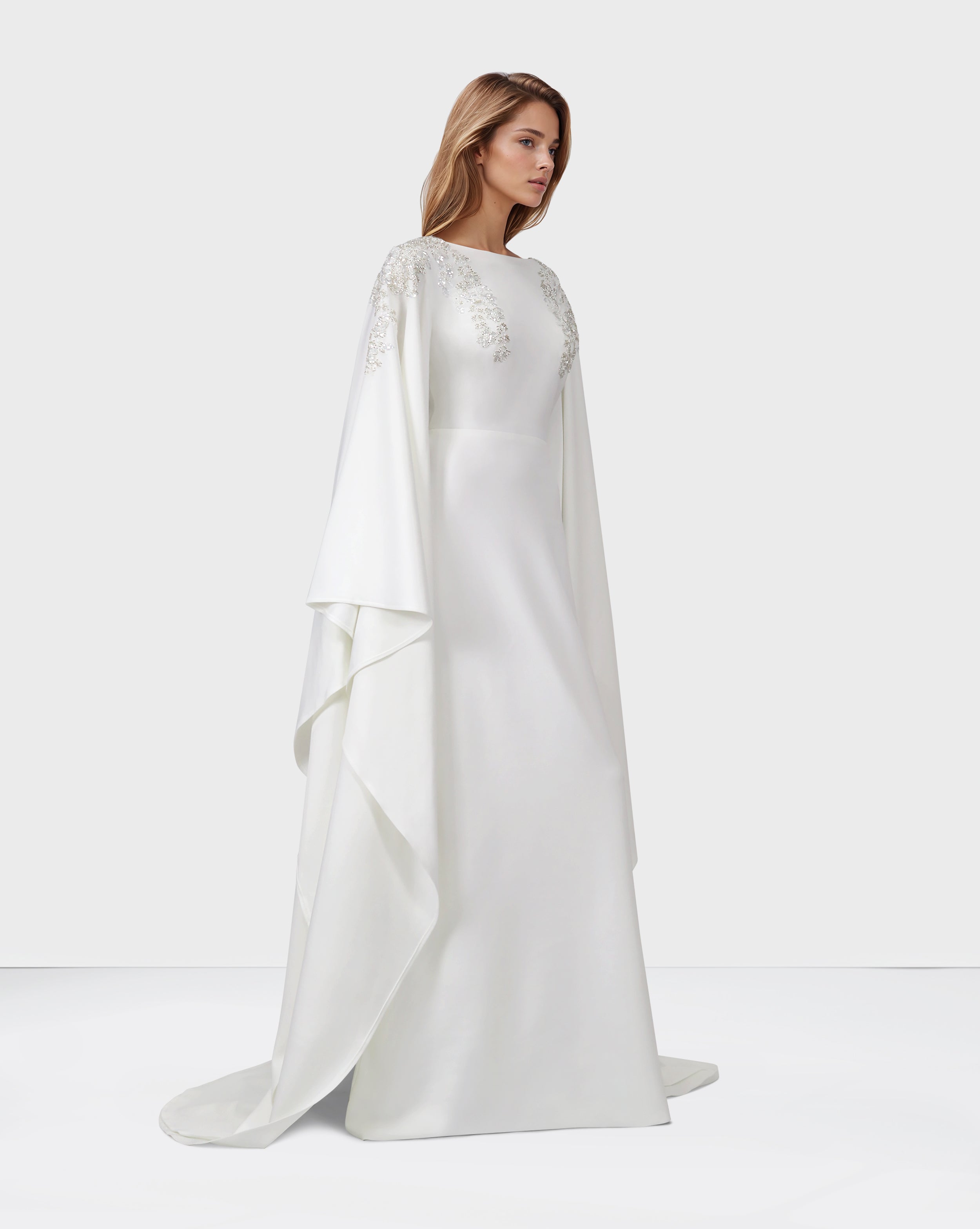 Sequinned shoulders dress with floor-length sleeves