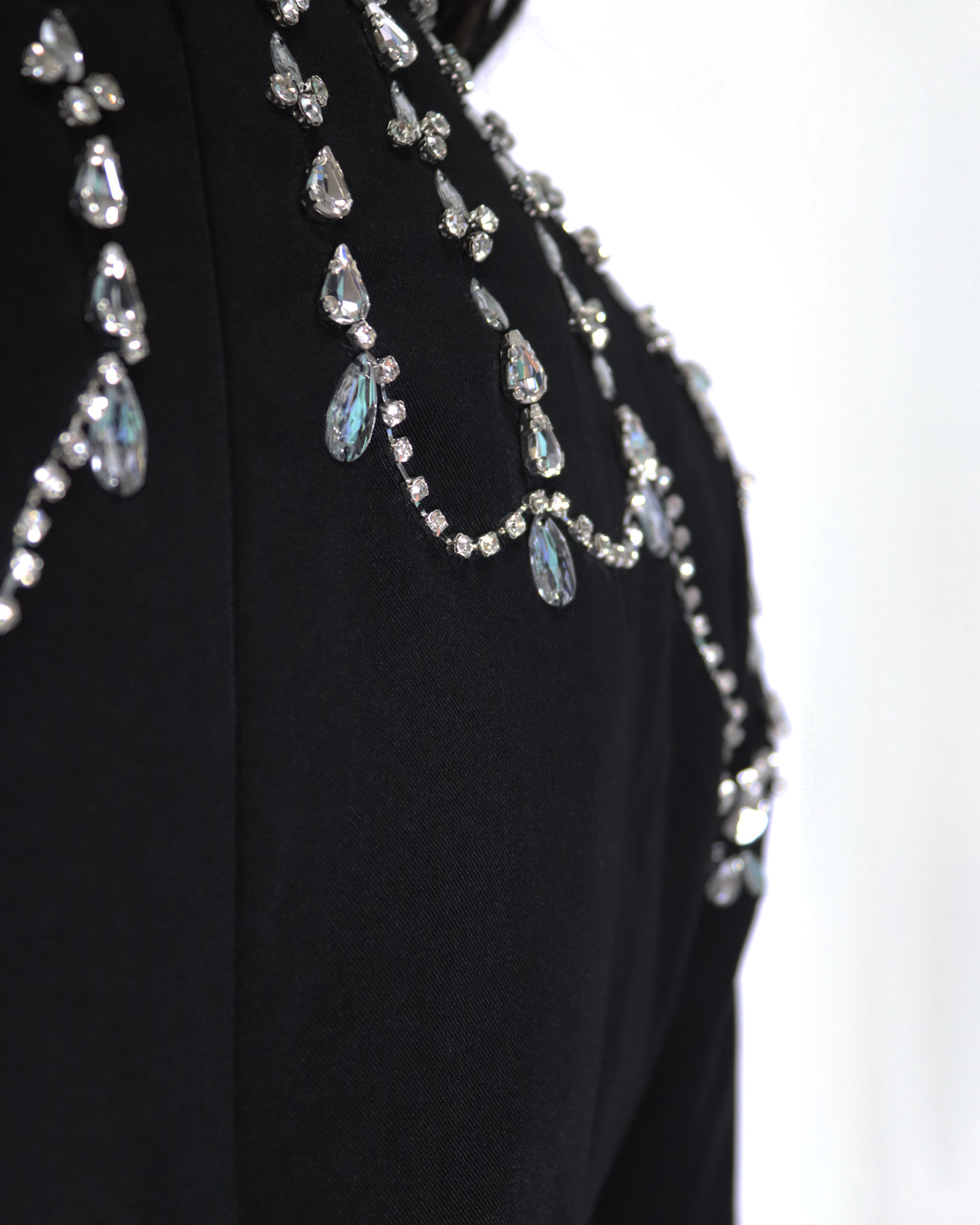Black column dress with beaded shoulders and long sleeves - Telqo