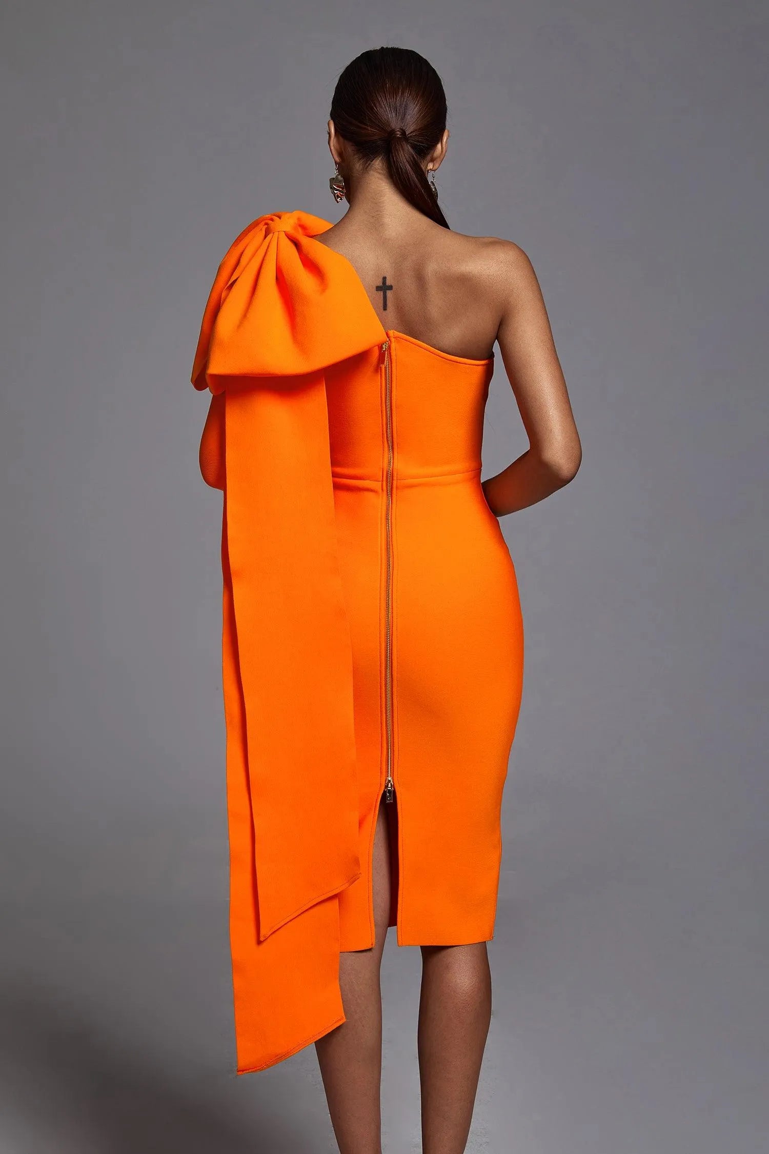 one-shoulder draped bow midi dress – Deyan