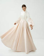 Puffed sleeves dress with maxi skirt