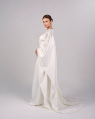 Sequinned shoulders dress with floor-length sleeves