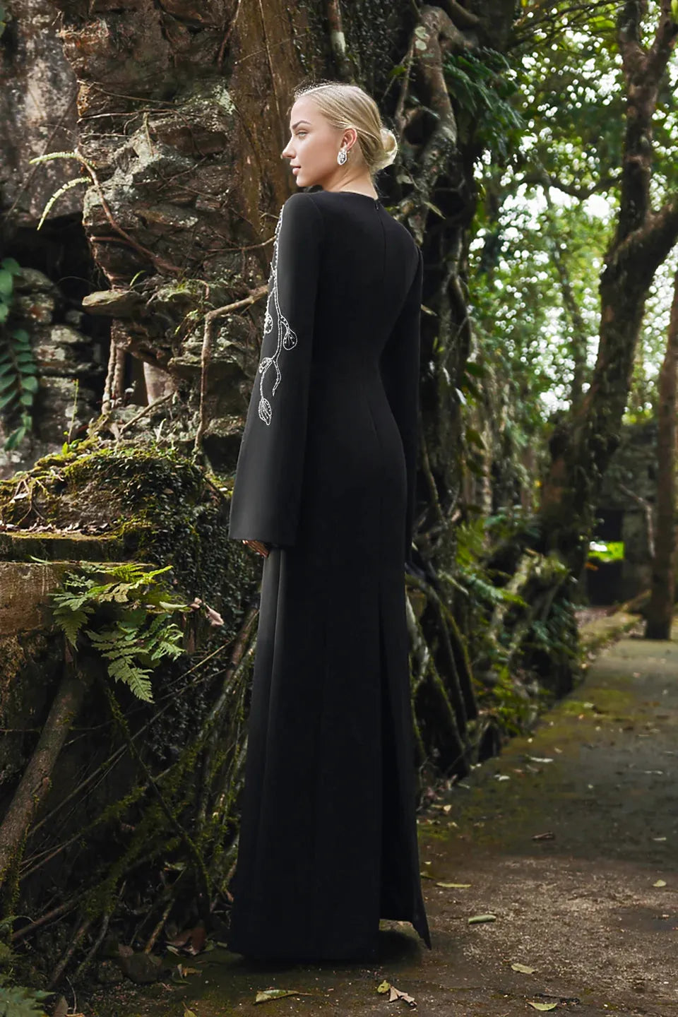 embellished cape-sleeve column gown – Sileen