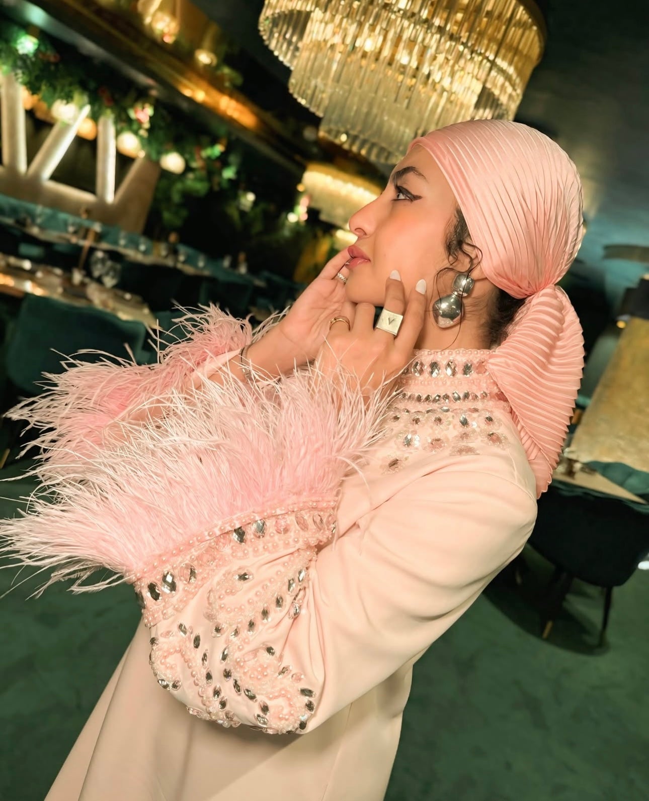 embellished-feather cuff kaftan – Zykeria