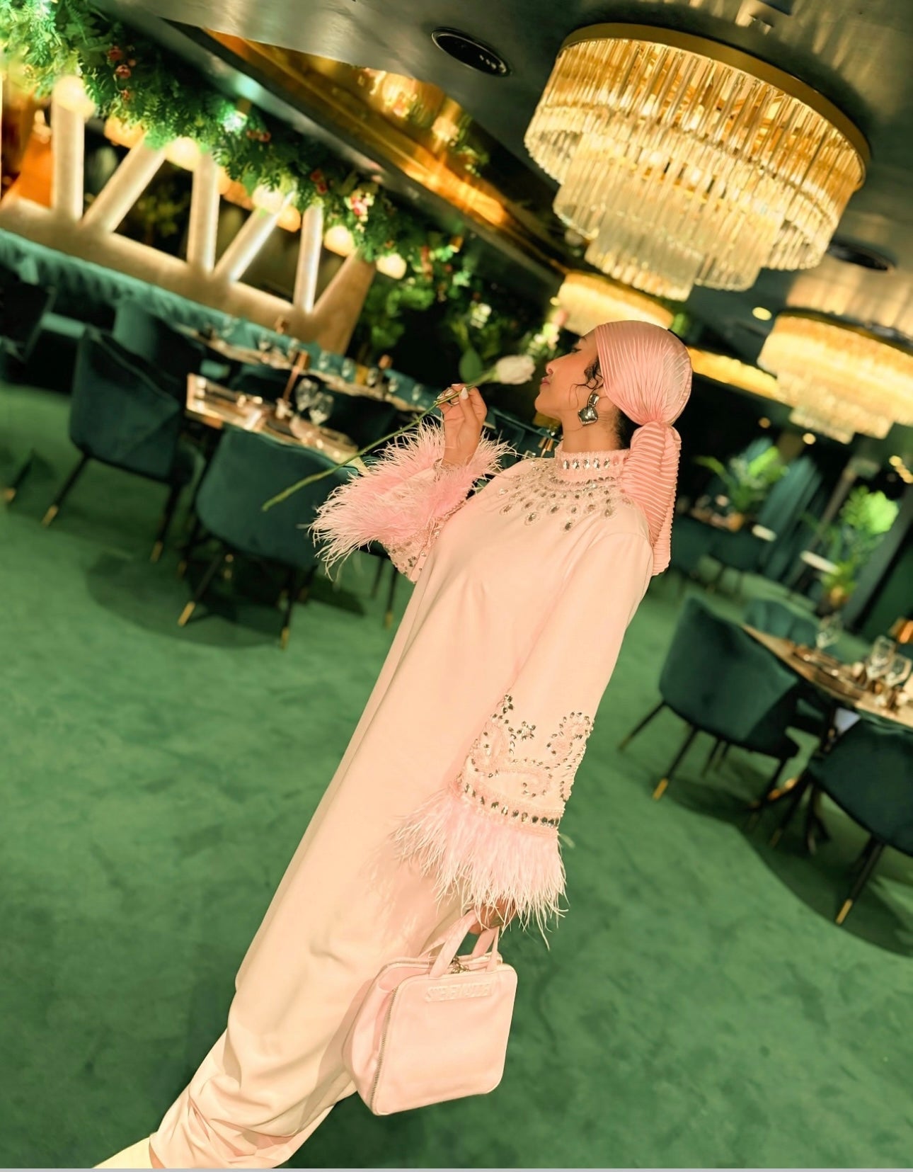 embellished-feather cuff kaftan – Zykeria