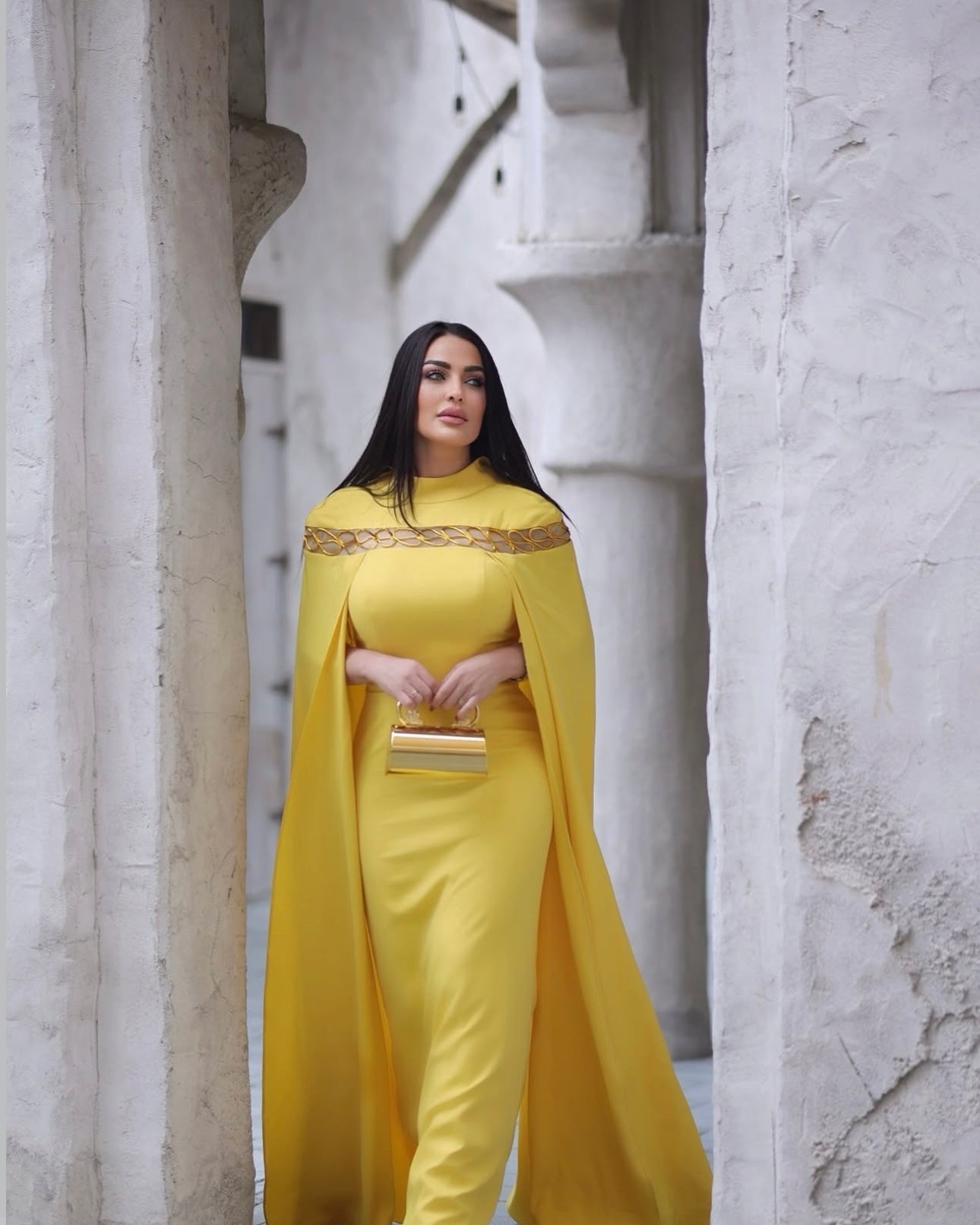 High-neck cape gown with gold embroidery – Jordena