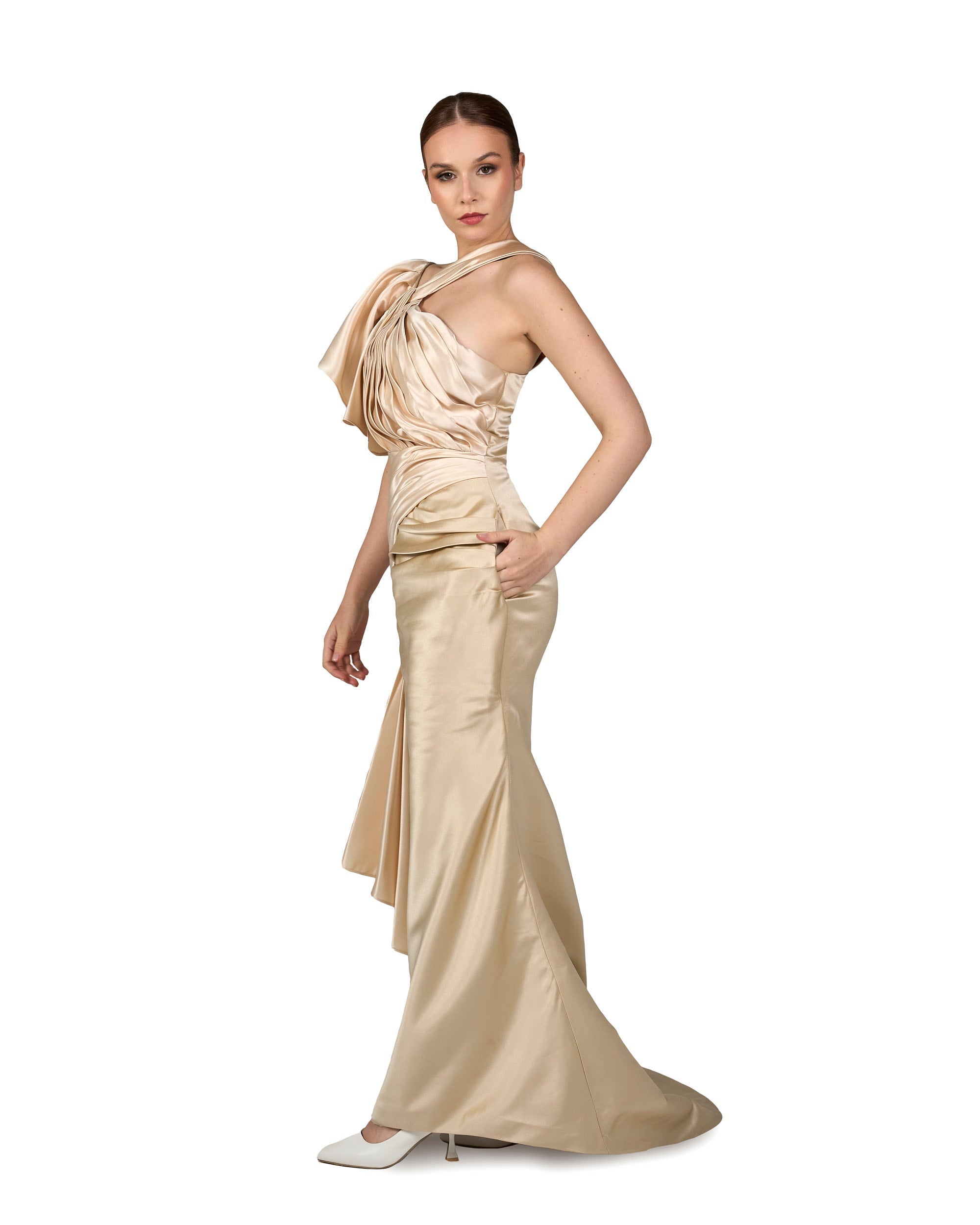 Structured pleated dress with ruffles
