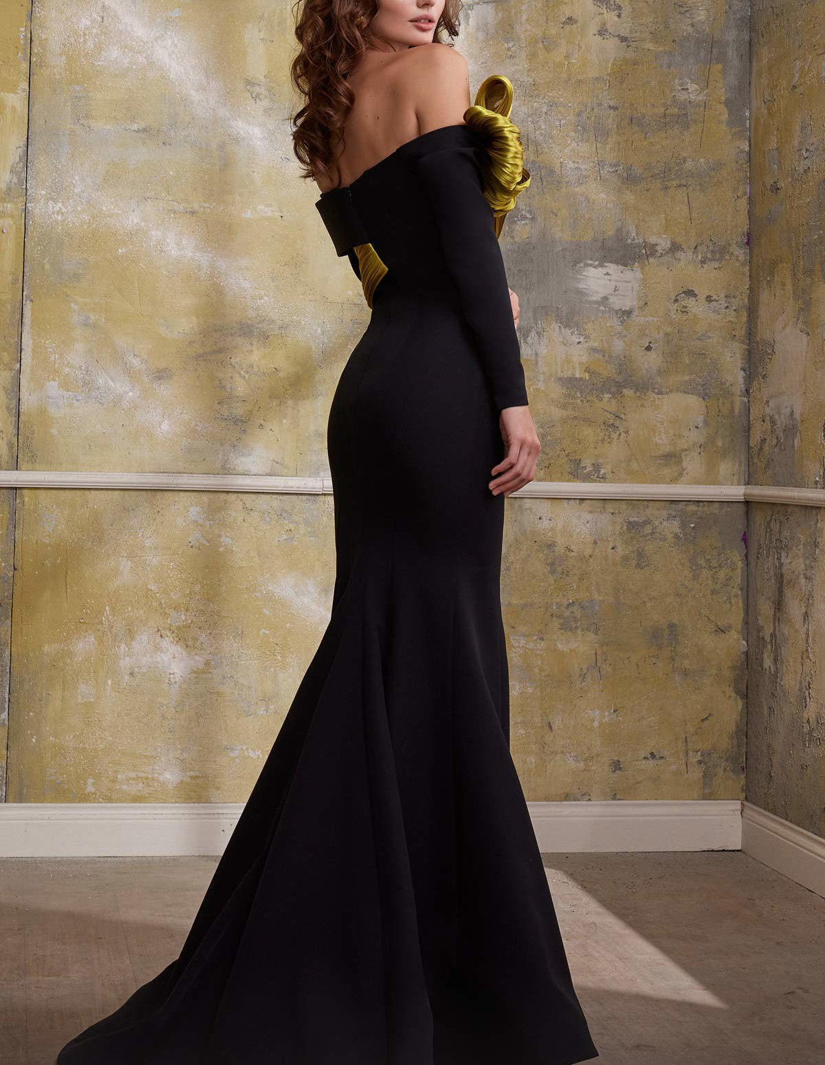 Off-shoulder mermaid gown with sculpted bow detail – SEREE