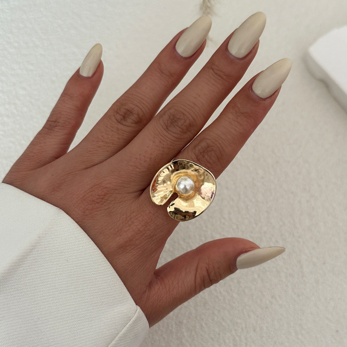 oversized silver ring with molten texture disc – VELIA