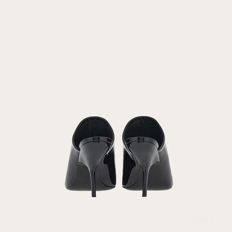 red patent leather mules with square open toe – VIXEN