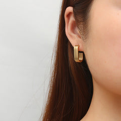 Ribbed U-shaped hoop earrings in gold & silver – Nasqa