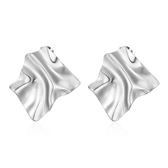Folded square stud earrings with satin gold finish – Romilo
