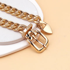 Chunky chain choker with buckle and heart pendant - Bebzi