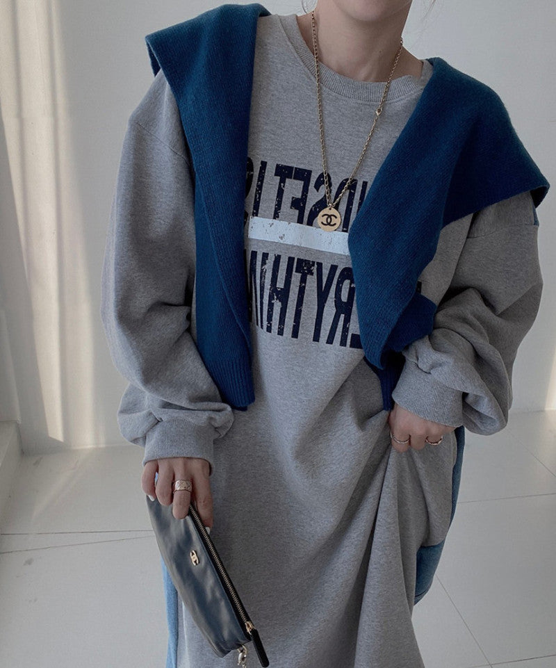 oversized sweatshirt dress with text print – Faeiqa