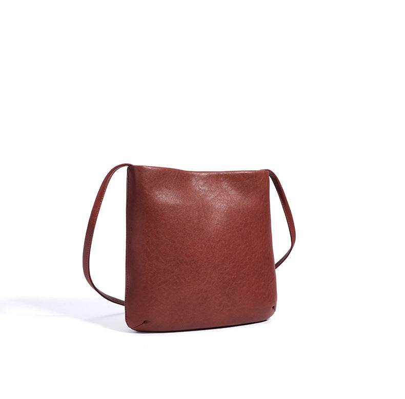 minimalist crossbody bag in matte black – NOIZA