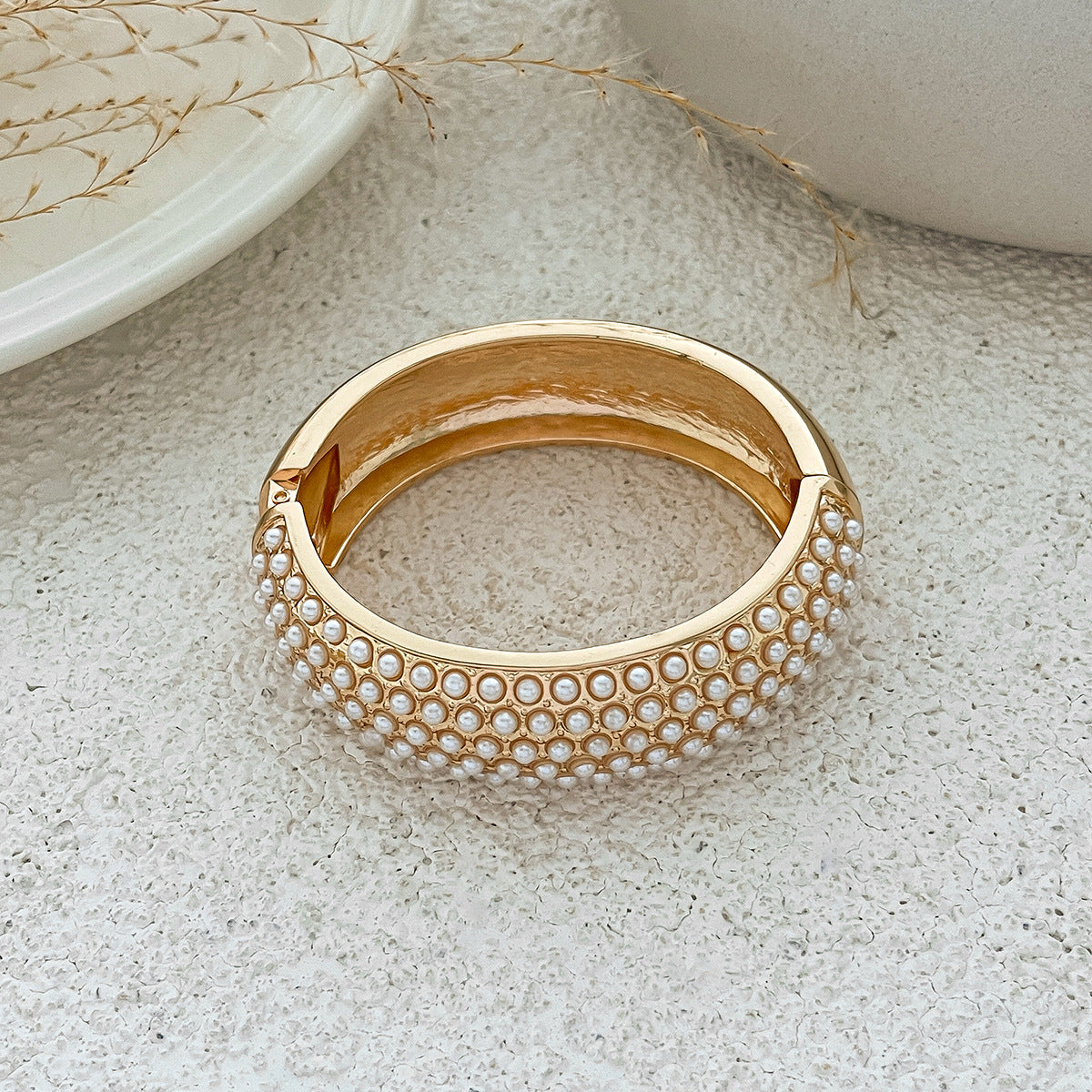 pearl-studded gold bangle – LUMI