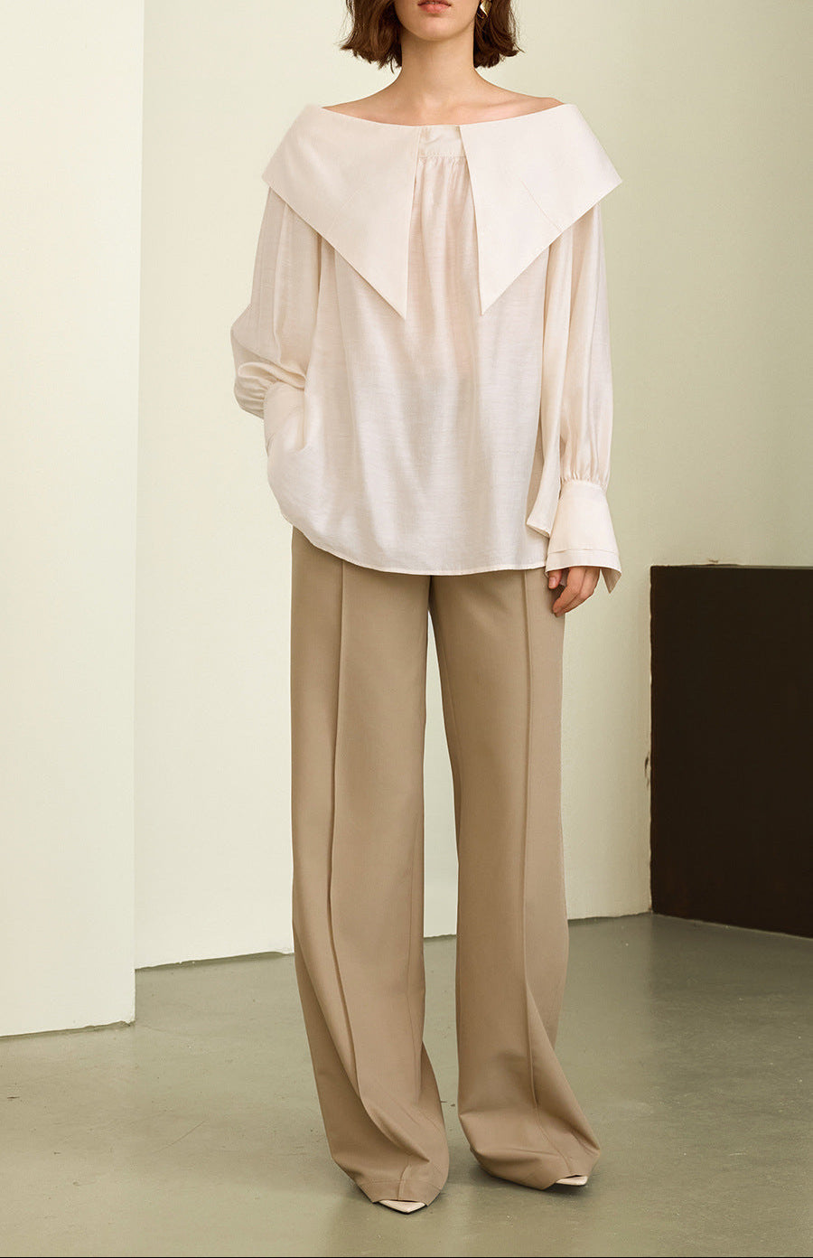 Off-shoulder blouse with oversized collar - Liduvi