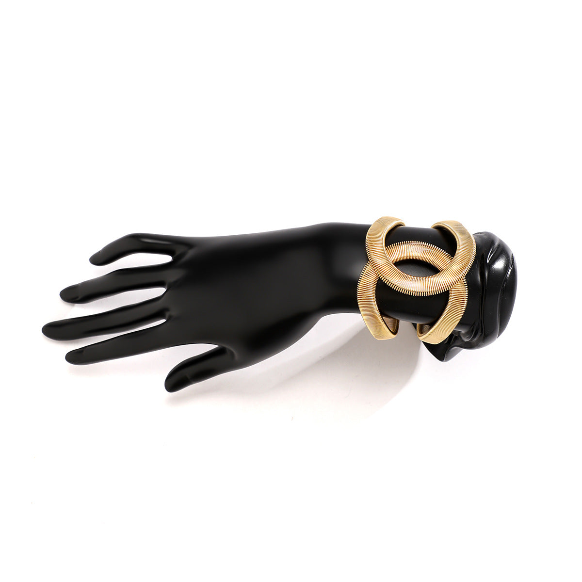 sculpted coil cuff bracelet with interlocking loops – VORTA