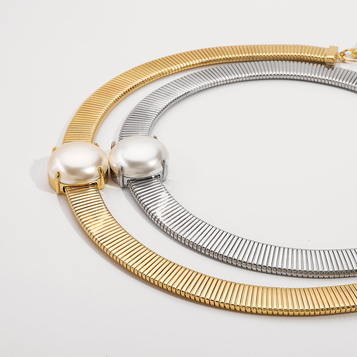 structured choker necklace with oversized pearl center - DORAZ