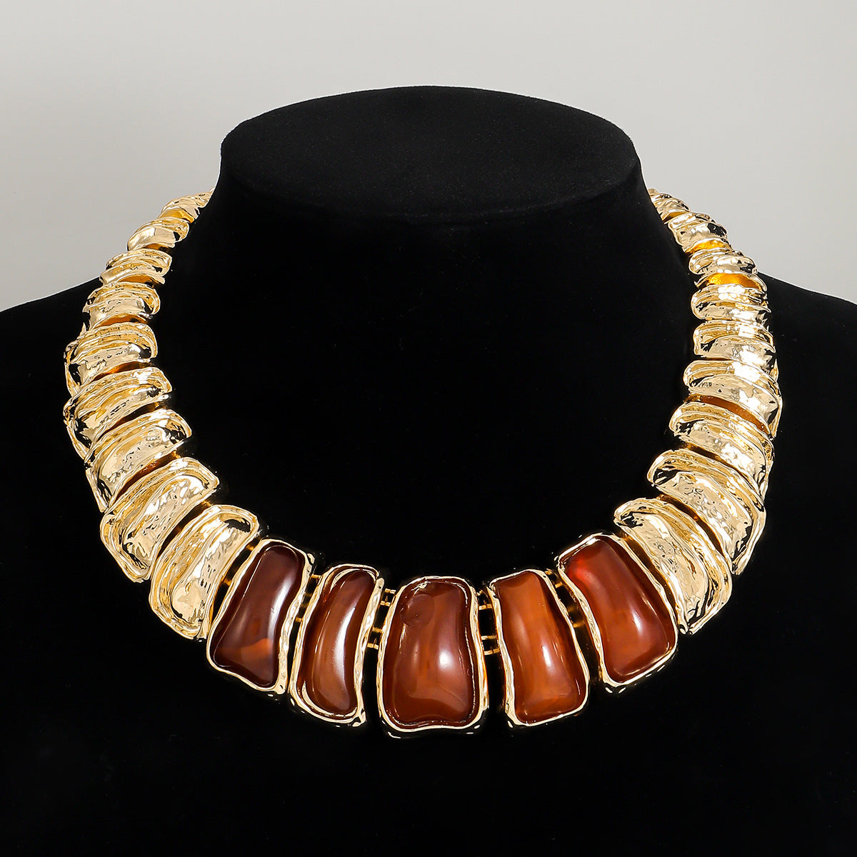 chunky textured collar necklace with brown resin stones – ZARIA