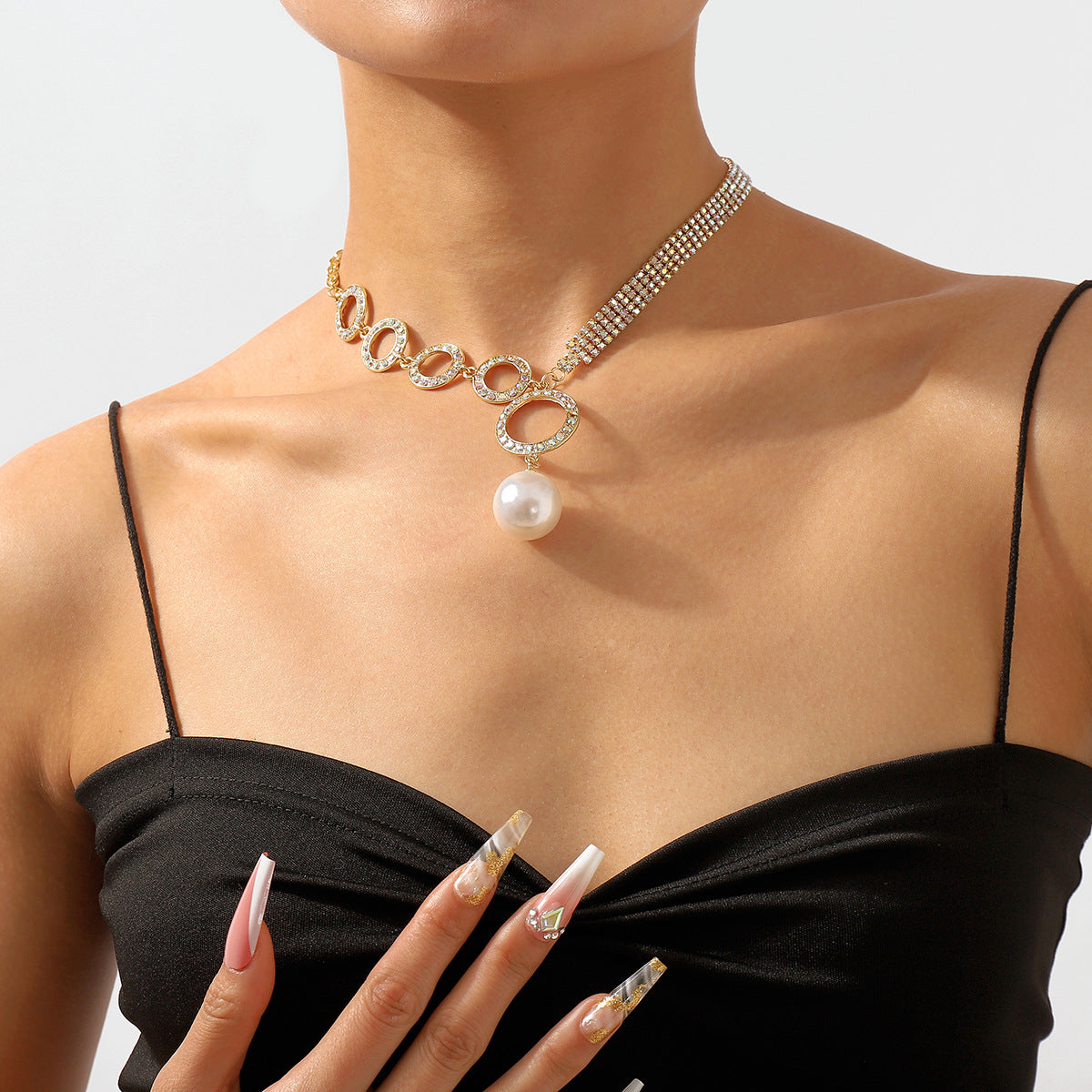 asymmetric pearl charm choker – CELESTE
