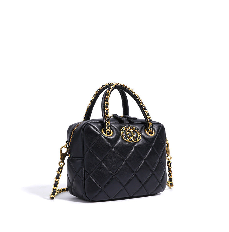 quilted box bag with chain-link details – NOIZR