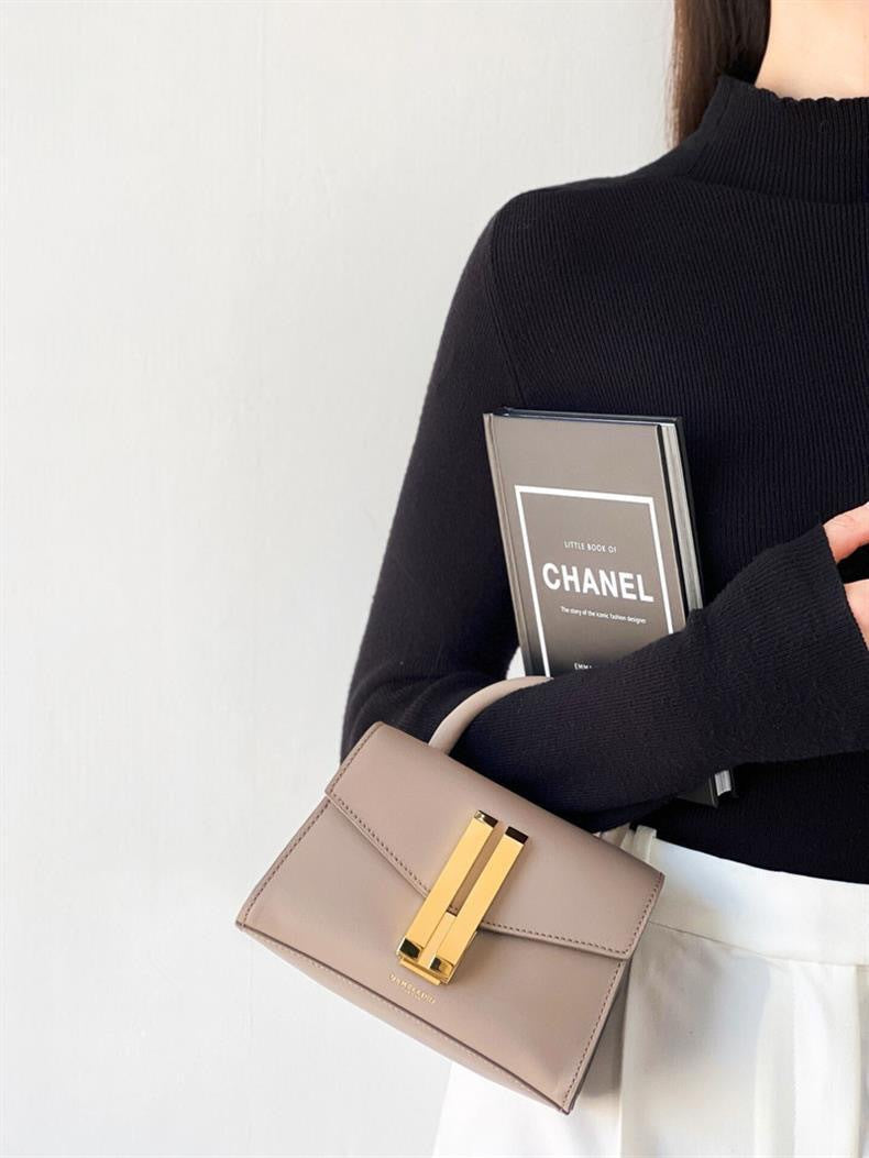 mini top-handle bag with gold bar clasp – CELENE