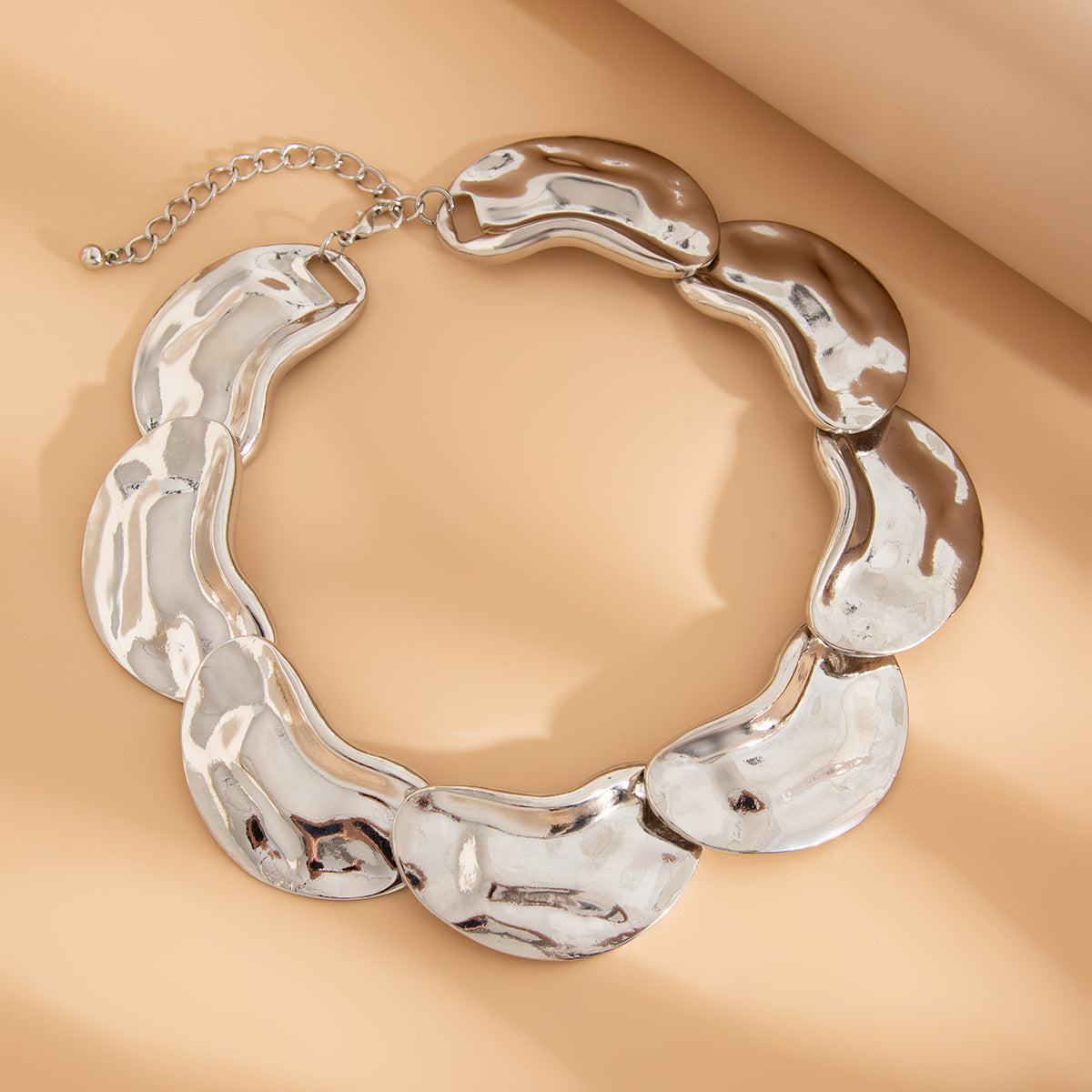 Wide bean-link statement necklace with metallic finish - Aongi