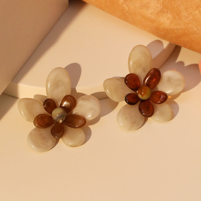 glossy flower stud earring in pastel bloom – MAIA