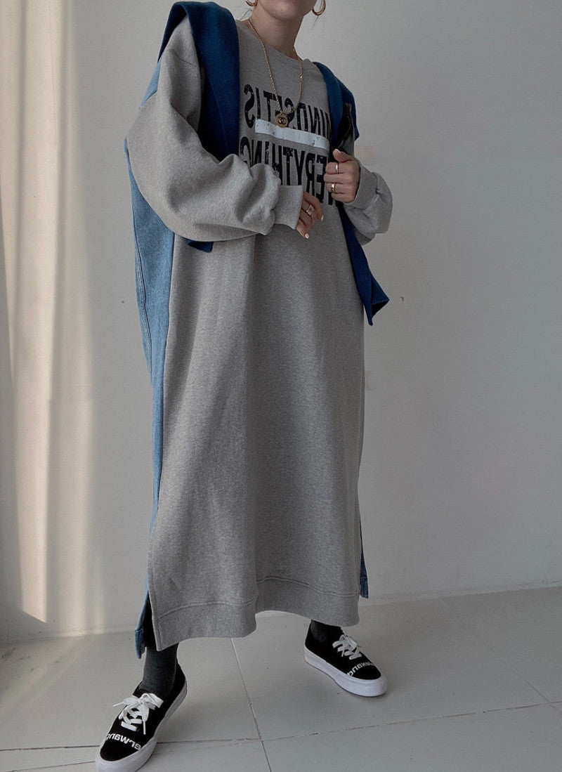 oversized sweatshirt dress with text print – Faeiqa